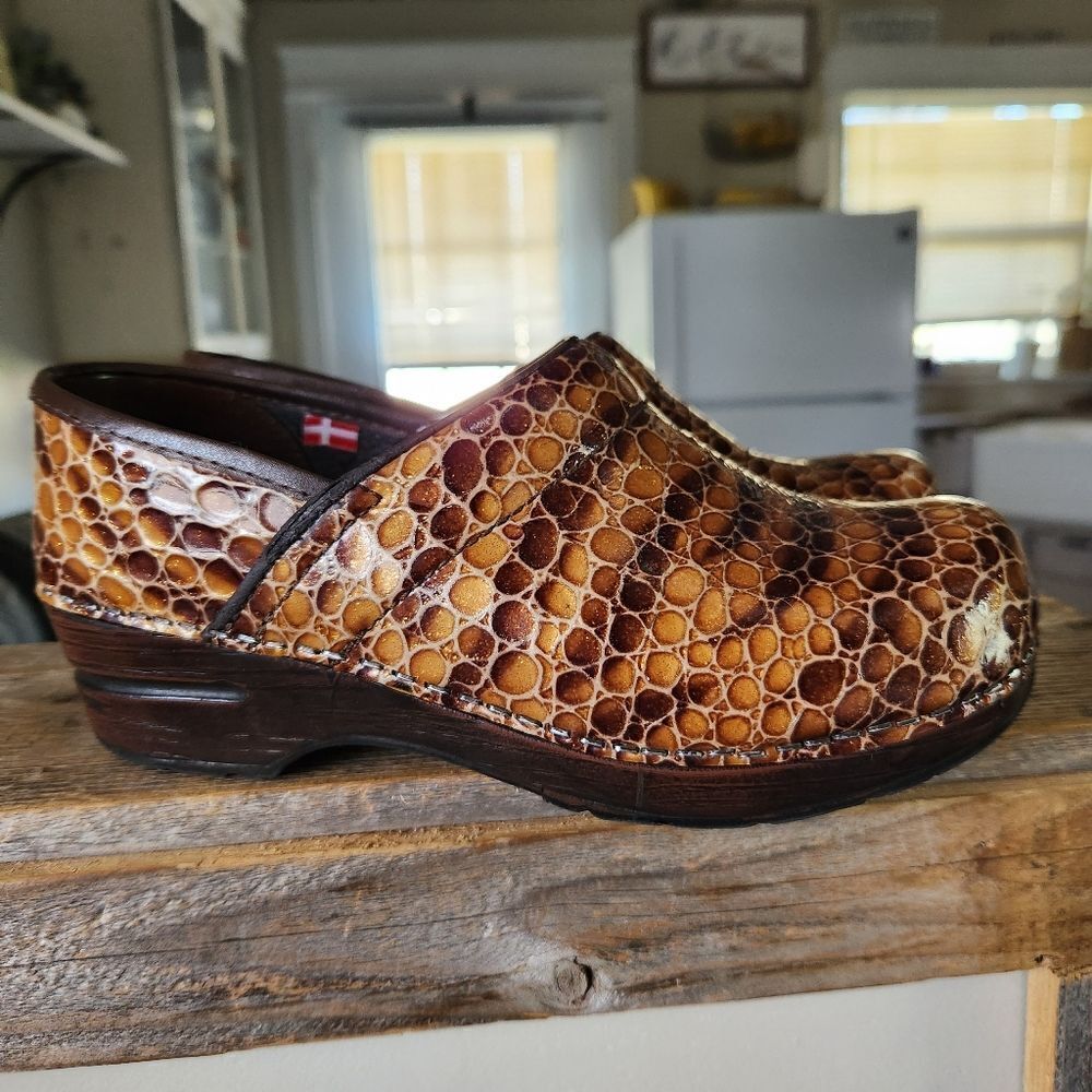 Sanita Patent Leather Snakeskin Pattern Clogs Women's 36 / 5 SANITIZED RTW